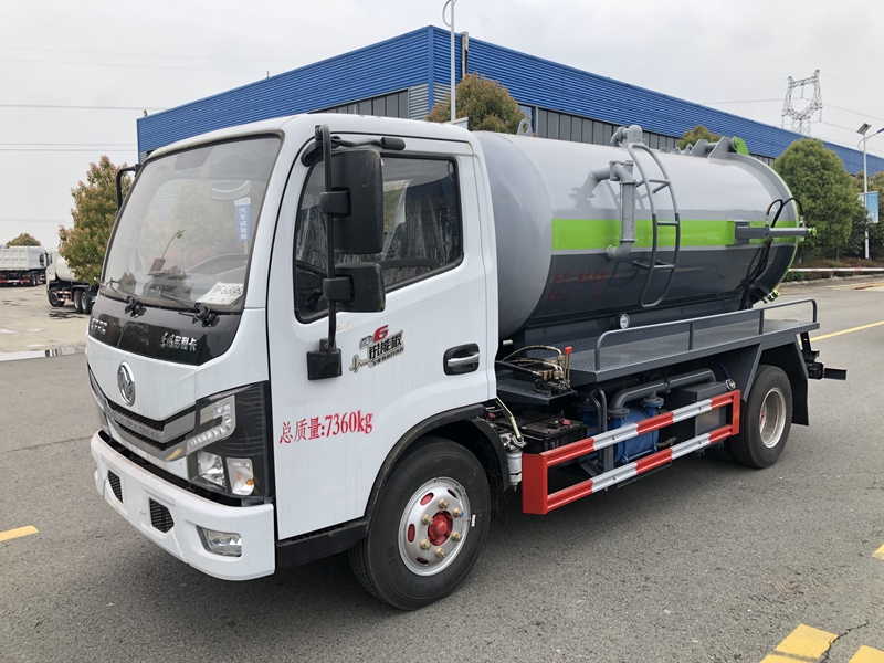 东风6方吸污车