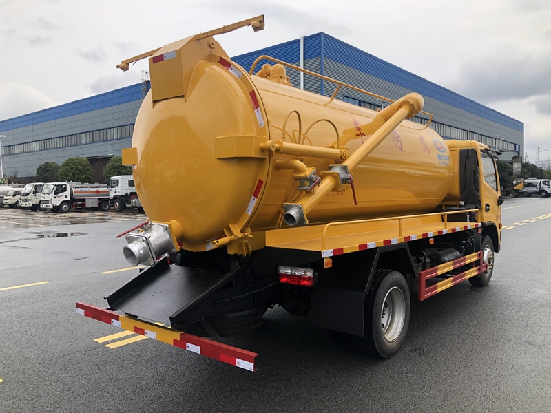 东风9方吸污车