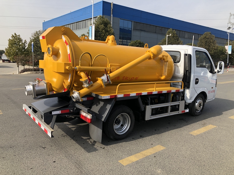 东风涂逸3方吸污车