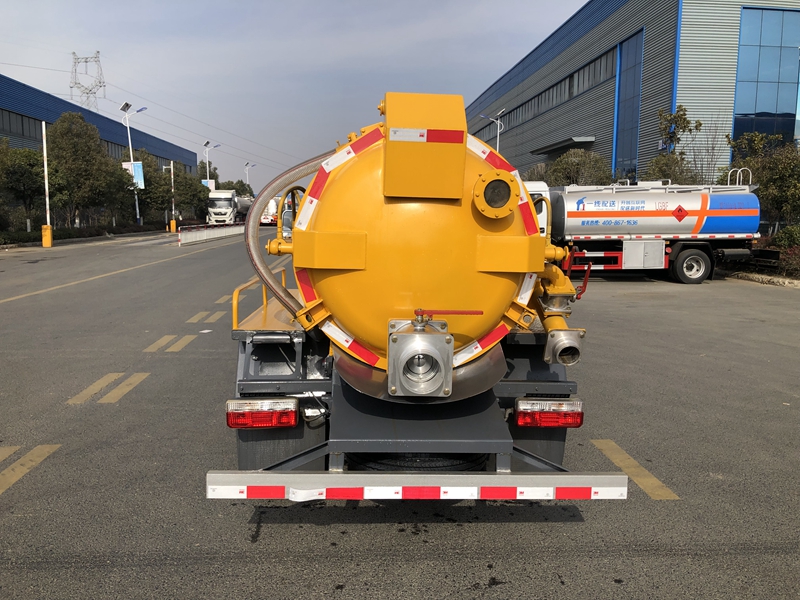 东风涂逸3方吸污车
