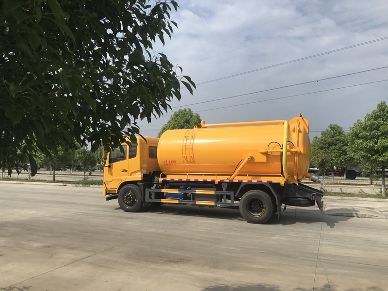 天锦12方吸污车